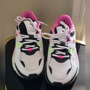 Women's Puma Sneaker